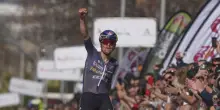 Ciclismo: Tour des Alpes, Pidcock vince la terza tappa