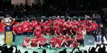 Basket: Milano celebra il triplete dell'Olimpia sotto il sole