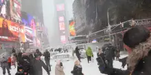 Bufera di neve nel nordest Usa, a New York torna il lockdown