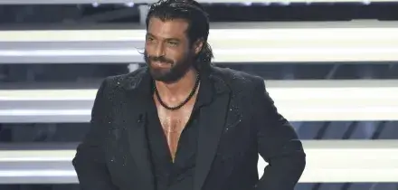 Sanremo, Can Yaman sul palco dell'Ariston