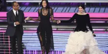 Irina Shayk applaudita a Sanremo, 'Carlo sono qui per te'