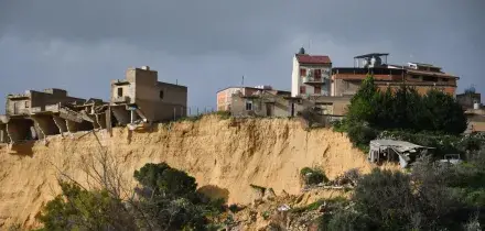 Tredici indagati per la frana di Niscemi, ci sono anche gli ultimi quattro presidenti della Regione