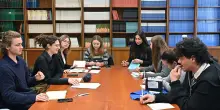 I libri di testo strumento principe della scuola anche ai tempi dell'IA