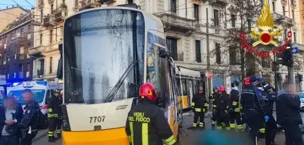 Tram deragliato, 'il conducente era al telefono fino a 12 secondi prima'