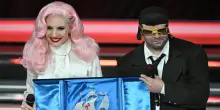 Sanremo 2026, Ditonellapiaga e TonyPitony vincono la serata delle cover