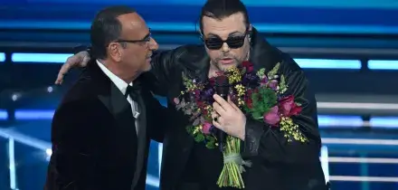 Sarcasmo Grignani a Conti, 'sui fiori c'&egrave; il numero della Pausini cos&igrave; la chiamo?'