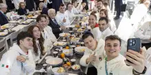Milano Cortina: lasagne alla zucca e torta di mele, Mattarella a pranzo con gli azzurri