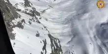 Una valanga travolge 3 scialpinisti in Valtellina, un morto e un disperso