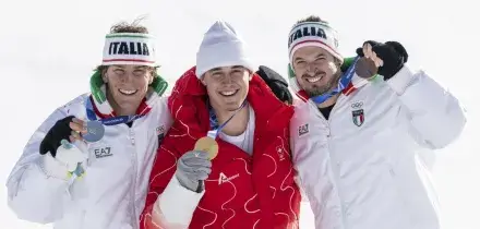 Milano Cortina: discesa libera maschile, argento e bronzo per Franzoni e Paris, vince lo svizzero Von Allmen