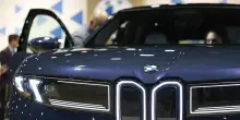 Bmw richiama centinaia di migliaia di auto, rischio di incendio