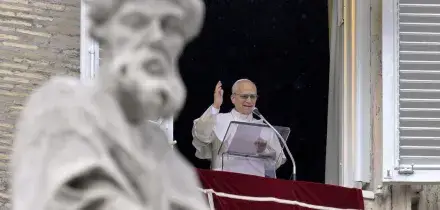 Il Papa: 'Le strategie militari non danno futuro all'umanit&agrave;'
