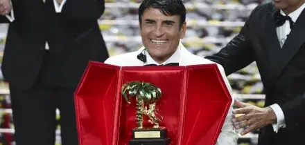 Aldo Cazzullo stronca la canzone di Sal da Vinci, e i social si infiammano