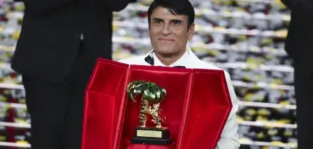 Sal Da Vinci vince il Festival di Sanremo 2026 con il brano 'Per sempre s&igrave;'