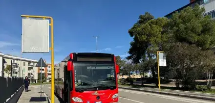 Ragazzino accoltellato su un autobus a Genova, arrestato un minorenne