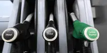 Mimit, ancora ribassi per i carburanti, verde self a 1,872 euro