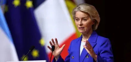 Von der Leyen: "Prezzi dell'elettricit&agrave; in Ue strutturalmente troppo alti"