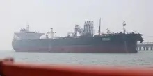 'Petroliere iraniane oltrepassano la zona di blocco Usa, prima volta in 2 mesi'