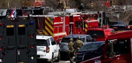 Terrore in Michigan, auto contro una sinagoga e poi la sparatoria: ucciso l'assalitore