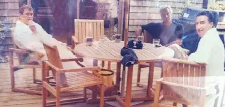 Spunta un'altra foto imbarazzante, Andrea e Mandelson in accappatoio con Epstein