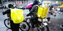 Antitrust avvia istruttorie su societ&agrave; di Glovo e di Deliveroo Italy