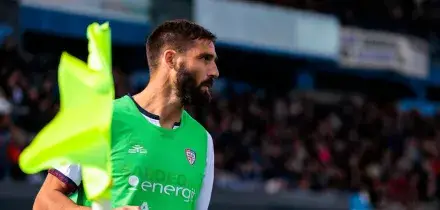Cagliari: Pavoletti saluta dopo 9 anni, lo stadio gli rende omaggio