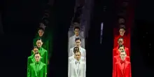 In vendita i tailleur pantalone rosso, bianco e verde di Armani per le Olimpiadi