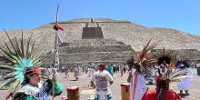 Messico, migliaia alla Piramide del Sole di Teotihuac&aacute;n per equinozio primavera