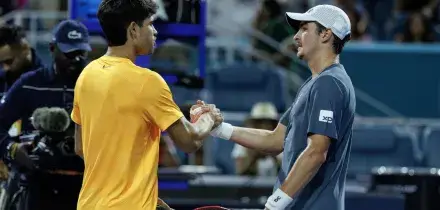 Tennis: a Miami avanti Alcaraz, fuori Cobolli e Arnaldi