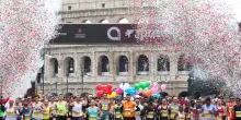 Il Papa, a Roma la grande maratona, lo sport tracci sentieri di pace