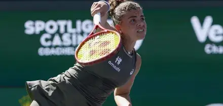 Tennis: a Miami delusione Paolini, agli ottavi ci va la lettone Ostapenko