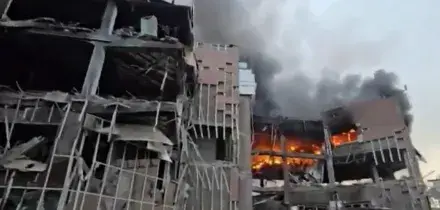 Trump: "Accordo su 15 punti, l'Iran ha accettato di non avere l'atomica. In corso un cambio di regime"