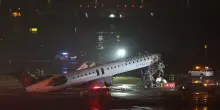 Scontro in pista, due morti all'aeroporto Laguardia di New York