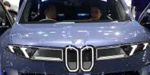 Calano le vendite di Bmw, nel primo trimestre pesano la Cina e gli Usa