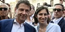I dem attaccano Conte sulla leadership, lui rilancia "primarie ampie"