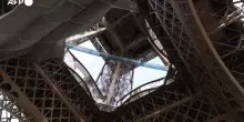Torre Eiffel, una passerella sospesa a 60 metri per i piu' coraggiosi