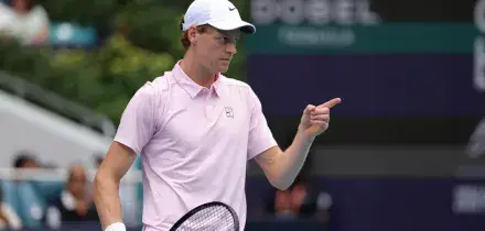 A Miami Sinner vince il primo set 6-4 in finale contro Lehecka DIRETTA Match interrotto