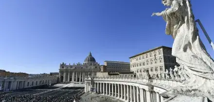 Il Papa, 'garantire diritto di difesa e durata ragionevole processi in Vaticano'