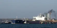 Usa estendono l'autorizzazione alla vendita di parte del petrolio russo