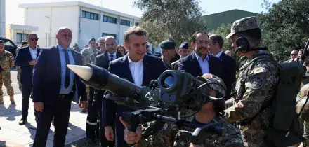 La Nato abbatte un missile sulla Turchia. Macron: 'Attacco a Cipro &egrave; attacco a tutta l'Europa'
