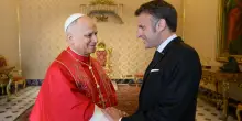 Macron in Vaticano, primo faccia a faccia con Leone XIV