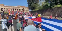 A Roma un corteo a sostegno di Cuba, slogan contro Trump e Meloni