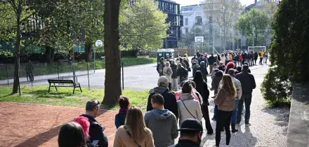 Affluenza record in Ungheria, a met&agrave; giornata sfiora il 55%