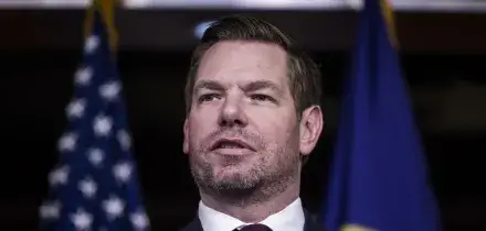 Accuse di stupro, il democratico Swalwell si dimette dalla Camera Usa