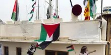 Laika torna a dipingere la Global Sumud Flotilla a Barcellona