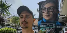Murale di Jorit a Napoli per Francesca Albanese, &egrave; polemica sui social