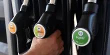 Mimit, prezzo self benzina scende a 1,777 euro, gasolio a 2,144 euro