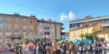 Flash mob per la pace a Trieste, in piazza famiglie e comunit&agrave; religiose