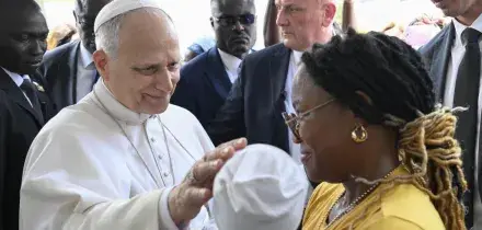 Il Papa: 'L'umanit&agrave; ha fame di pace, servono gesti di perdono'