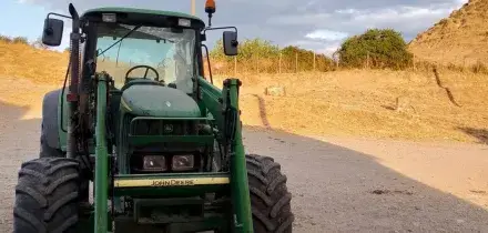 Bimbo di 3 anni muore travolto da trattore, il padre stava facendo retromarcia