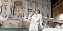 Achille Lauro e lo spettacolo magico a Fontana di Trevi / video